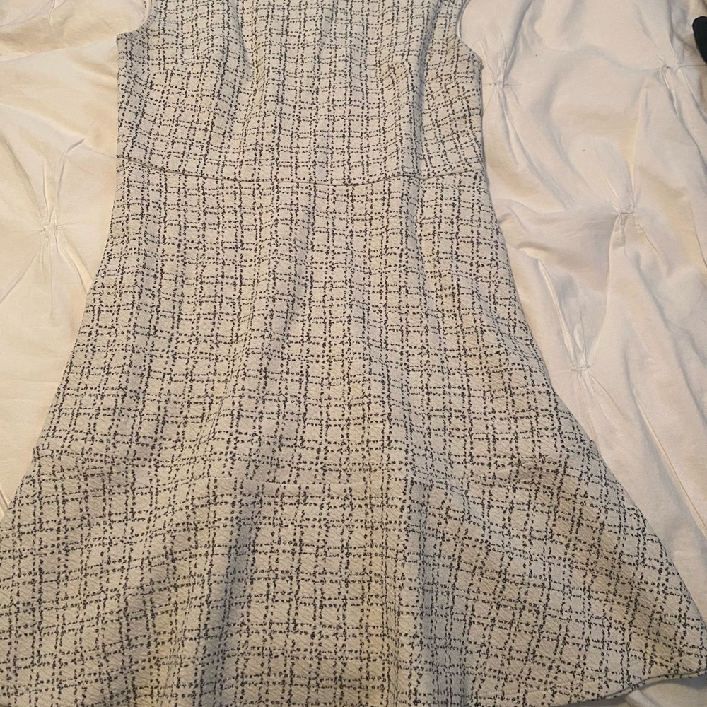 Sleeveless dress